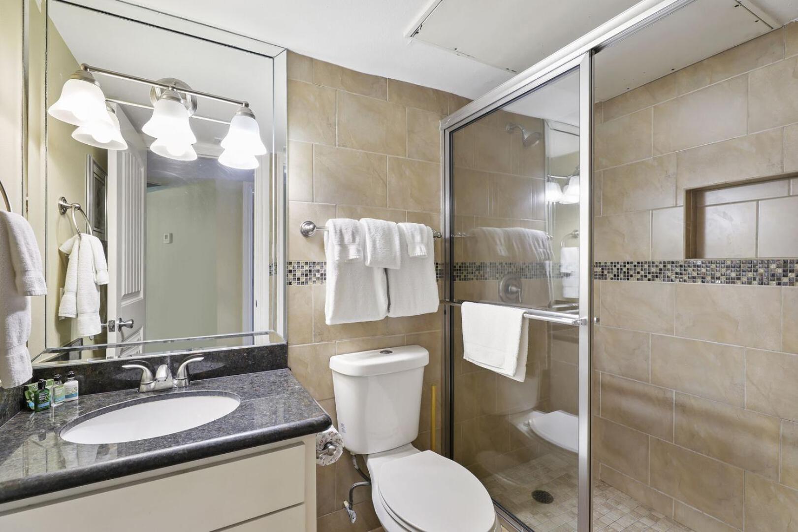 Ground Floor Beachfront Beauty! Steps To The Beach And Pool South Padre Island Room photo