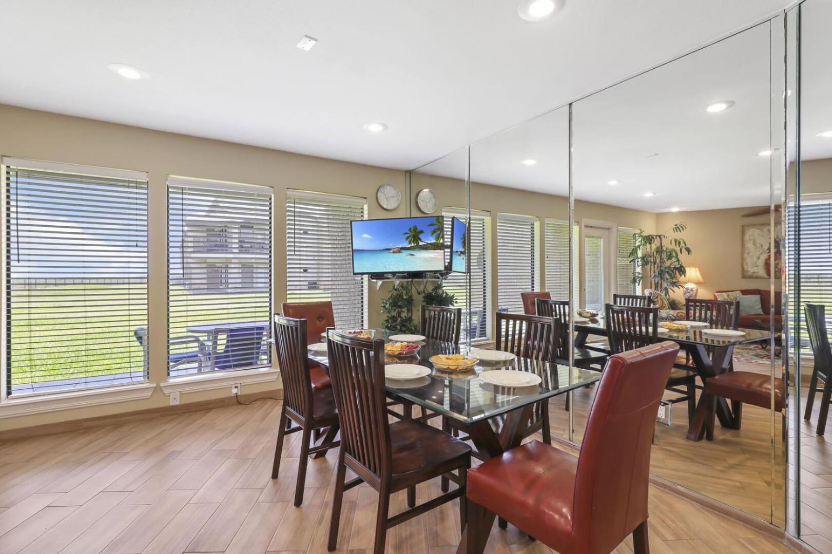 Ground Floor Beachfront Beauty! Steps To The Beach And Pool South Padre Island Room photo